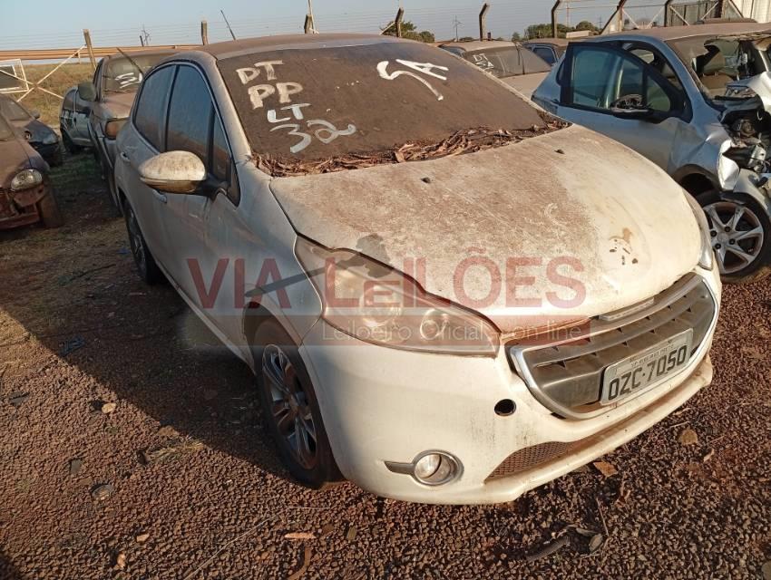 PEUGEOT 208 GRIFFE A 2014/2014 BRANCA SUCATAS APROVEITÁVEIS