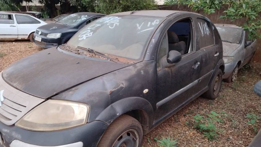 Veículo Peugeot C3 Citroen C3 GLX 1.4 Flex 2006/2007 Cinza 2007 em leilão