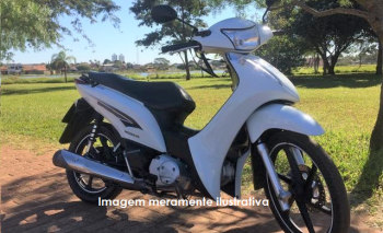 01 MOTOCICLETA, MARCA HONDA, MODELO BIZ 125 EX, ANO DE FABRICAÇÃO/MODELO 2013/2014, COR BRANCA